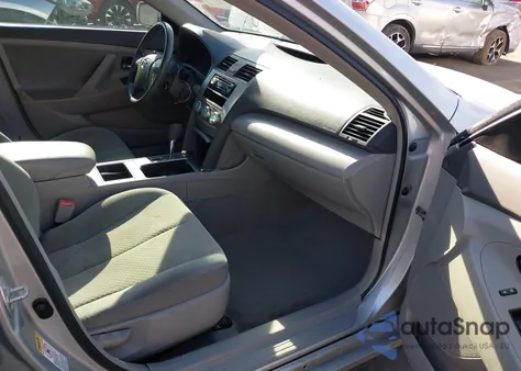 2007 Toyota Camry Le V6 z USA, uszkodzony, nr VIN 4T1BK46K97U558348